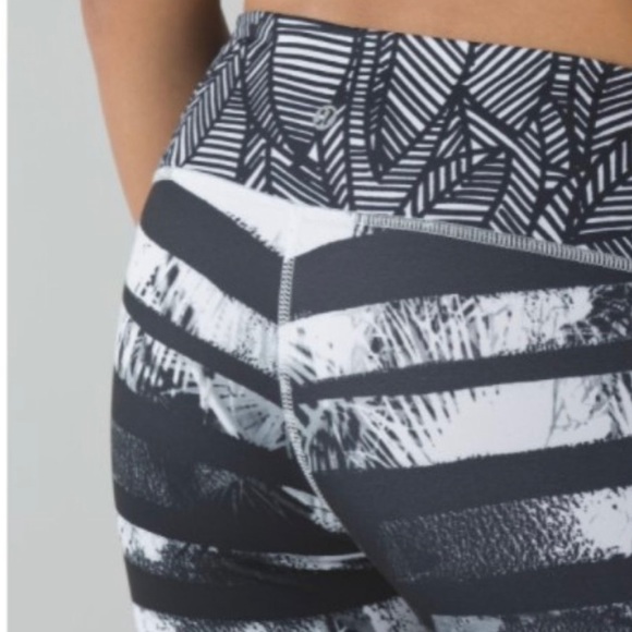 NWT Lululemon Wunder Under Crop II Full on Luon Palms Black White Leggings 6 - Picture 5 of 8